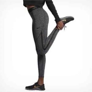 S Nike Pro Hyper Cool Leggings